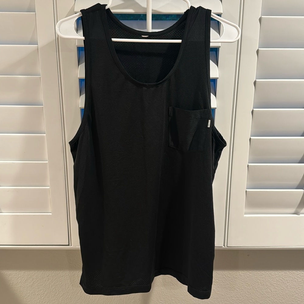 Vuori blank tank top